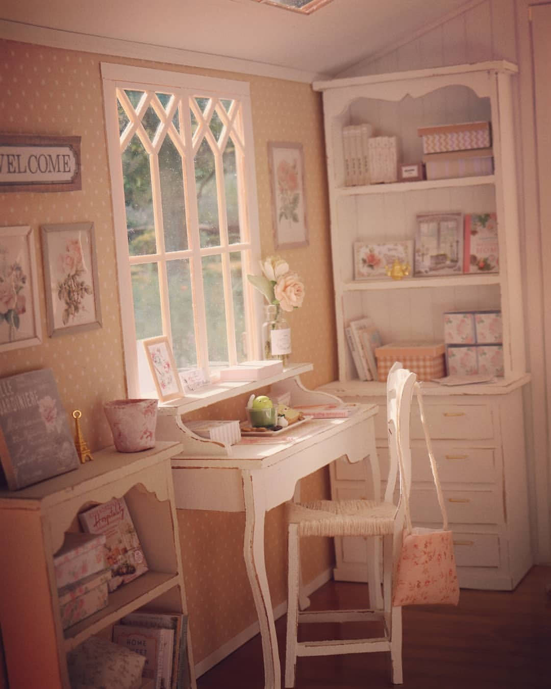 Dollhouse Pinky Study Room Wallpaper