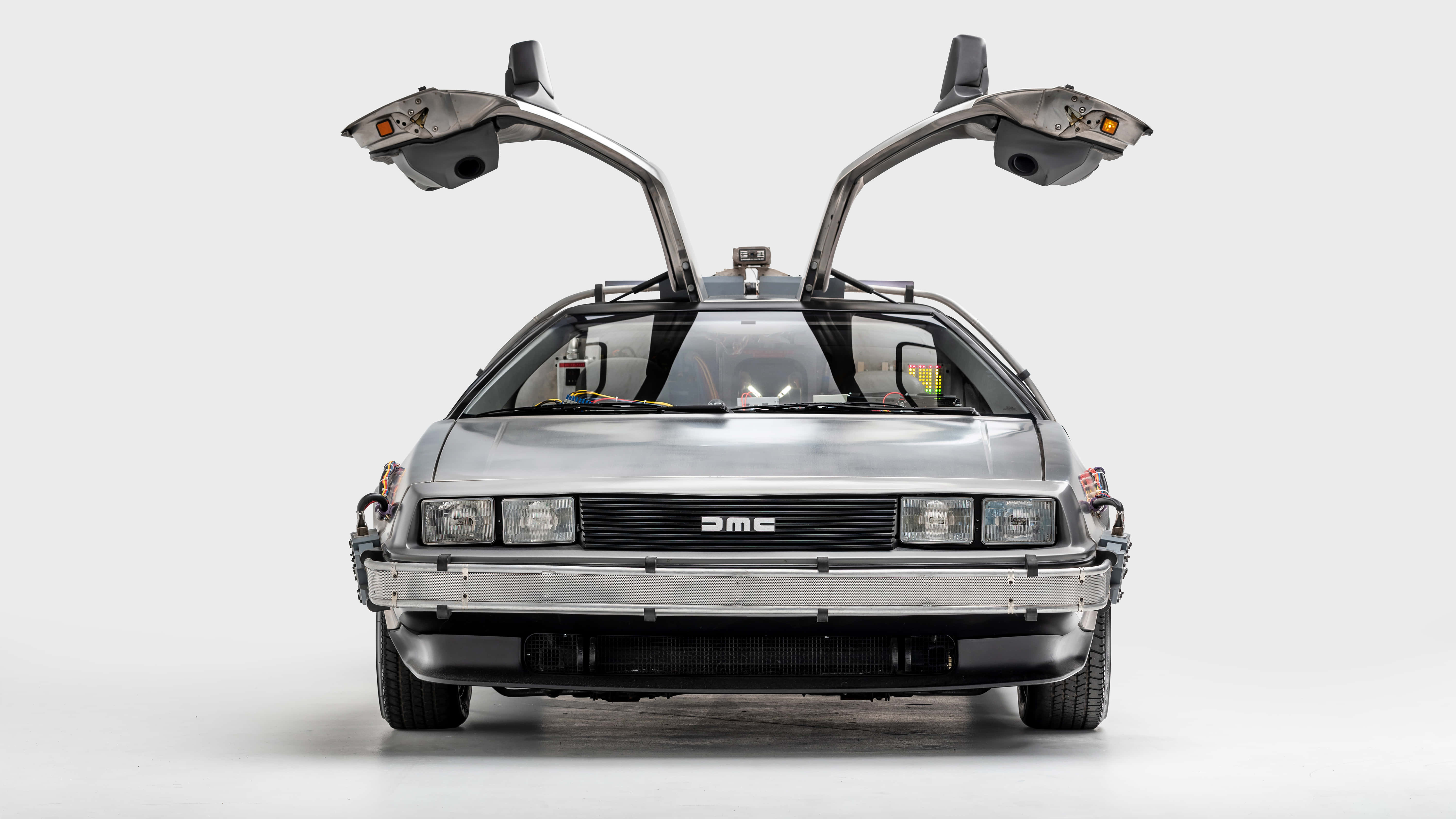 Delorean 4k 6000 X 3375