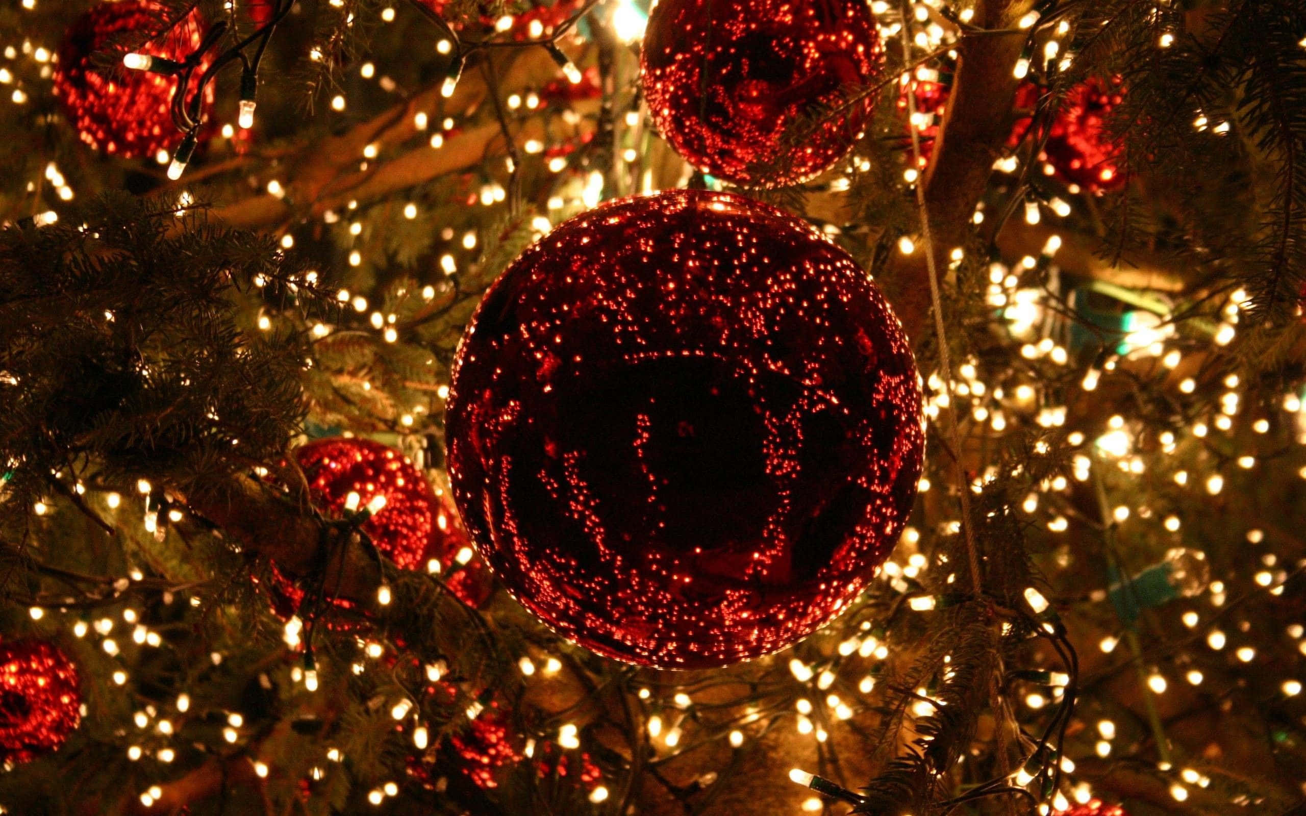 Enjoy The Holiday Season From Your Computer