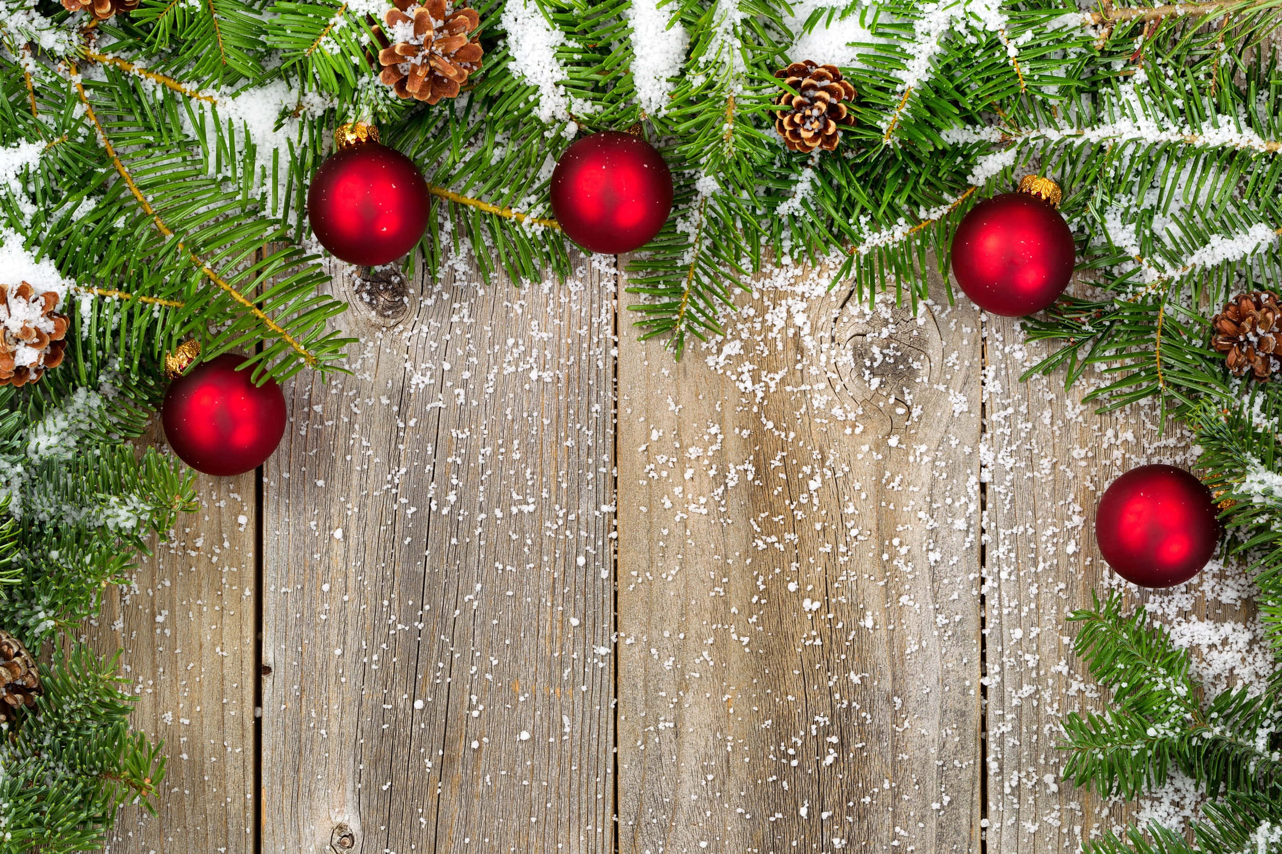 Farmhouse Christmas Garland With Red Baubles