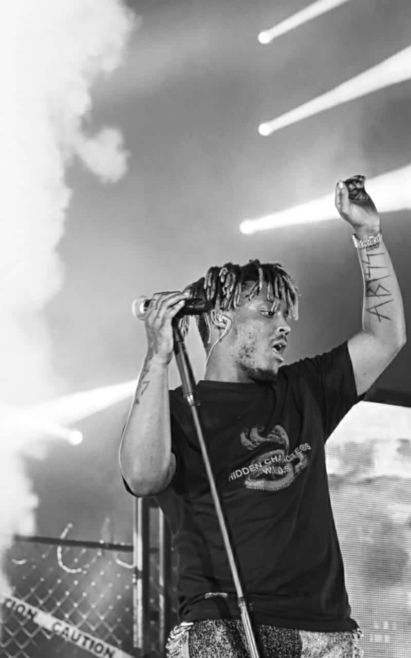 Juice Wrld Putting On A Spectacular Show For His Dedicated Fans