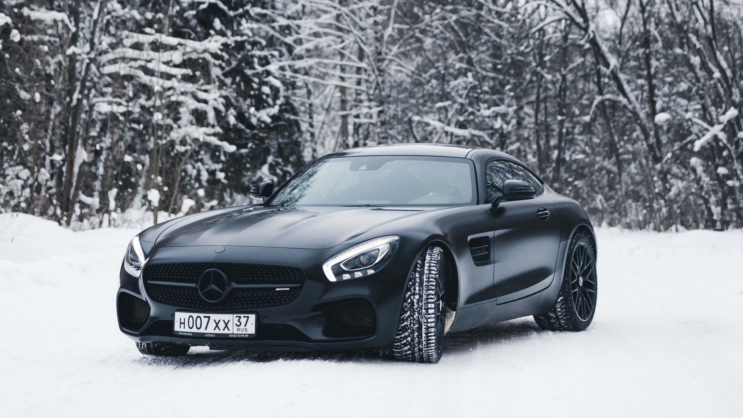 Mercedes Black Snow
