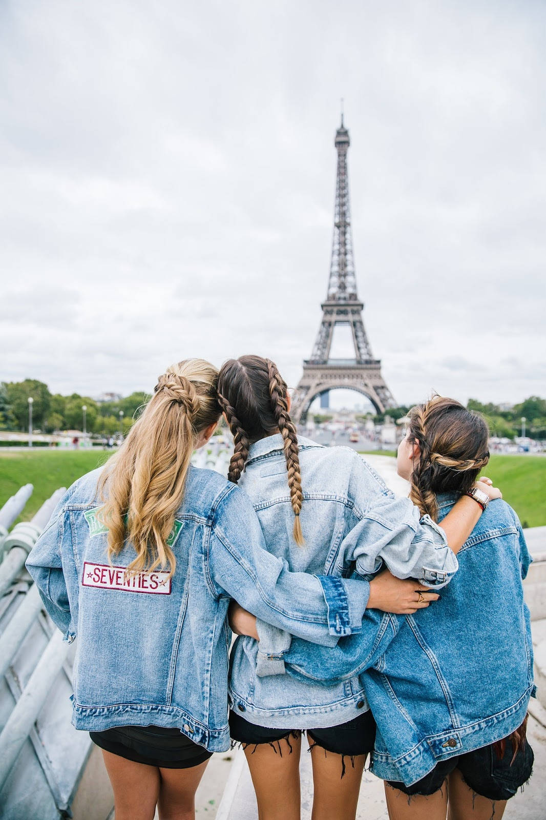 3 Best Friends Near Eiffel Tower Wallpaper