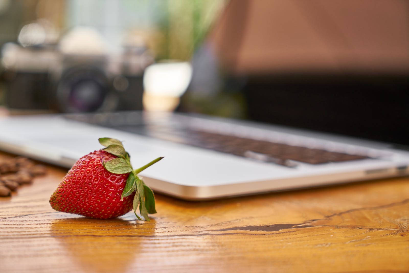 4k Computer Strawberry And Laptop Wallpaper