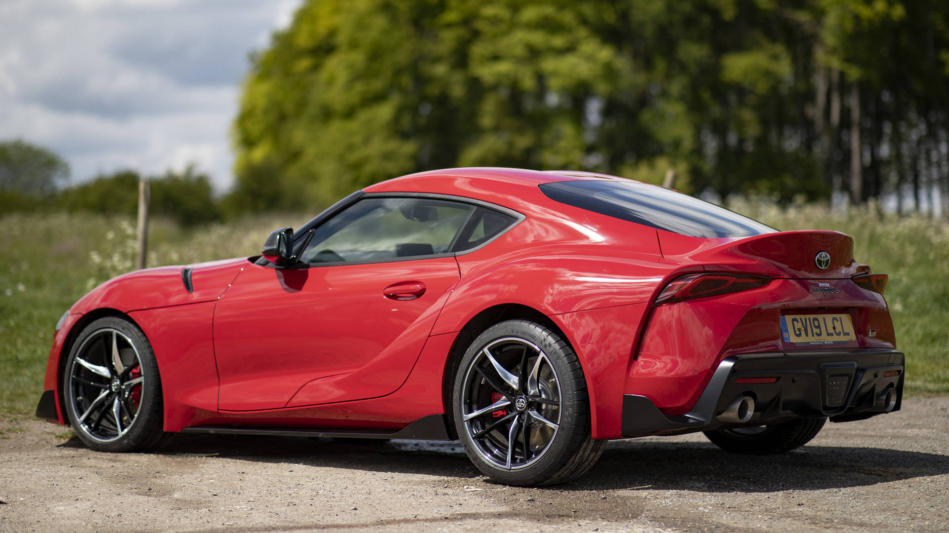 toyota-supra-wallpaper-4k-laptop-infoupdate