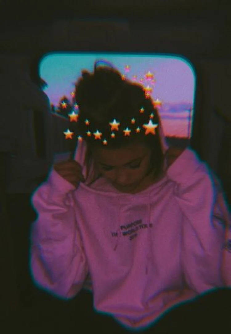 Aesthetic Girl Stars Instagram Profile Wallpaper