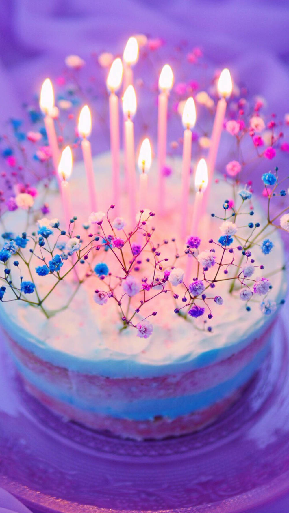 Aesthetic Happy Birthday Cake And Candles Wallpaper