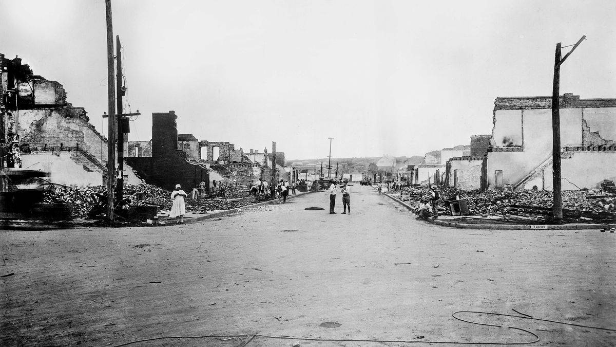 Aftermath Of Tulsa Race Massacre - A Deeper Look In Black & White Wallpaper