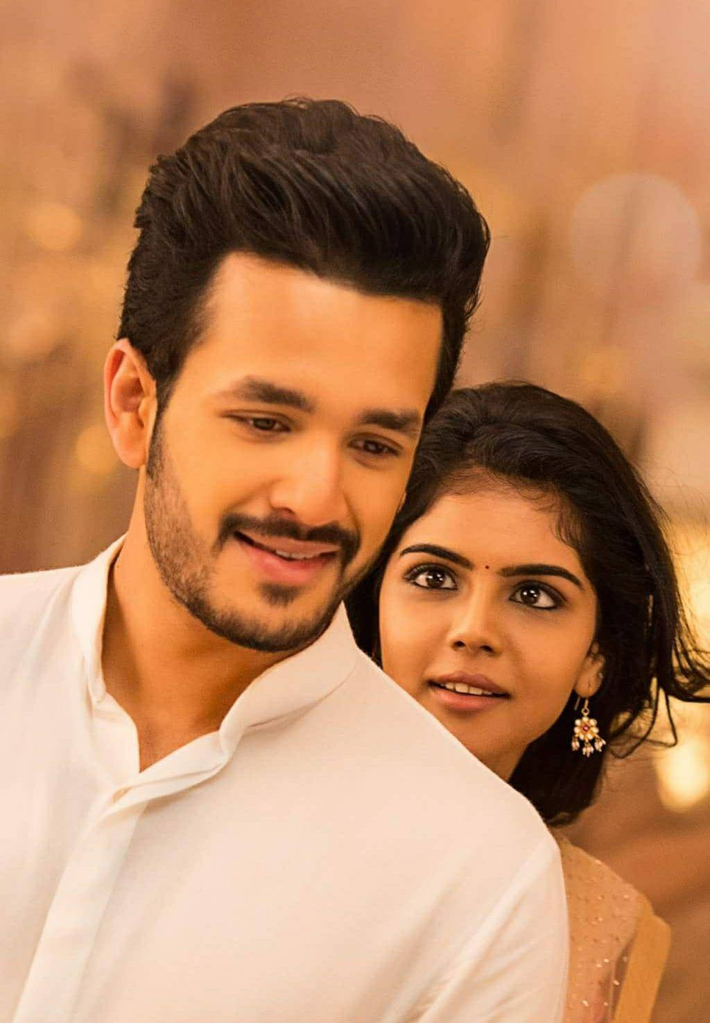 Akhil Akkineni And Kalyani Priyadarshan Closeup Wallpaper