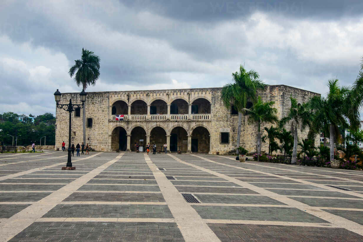 Alcazar De Colon Museum From Afar Wallpaper