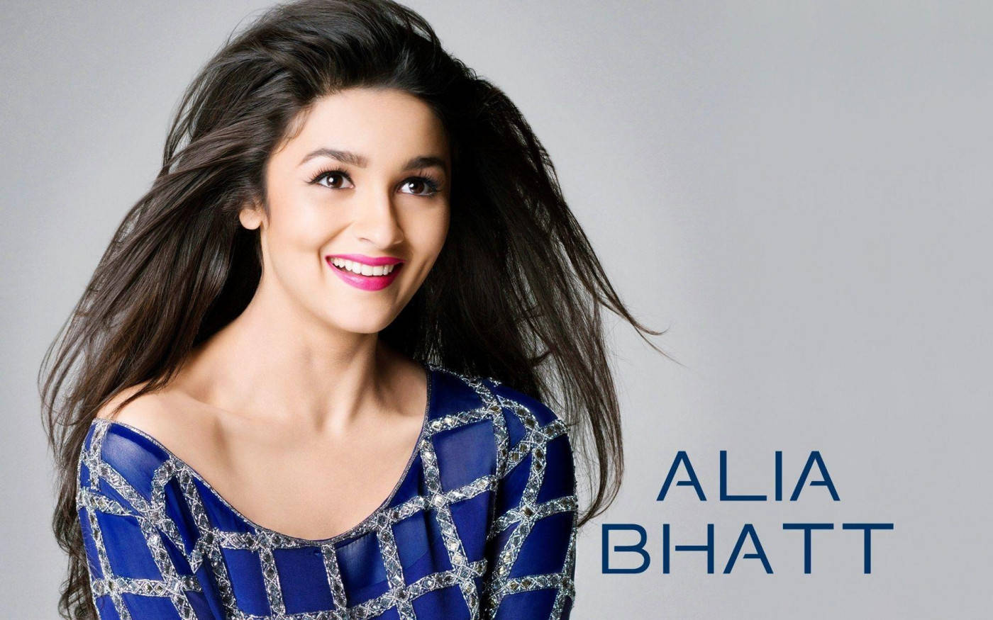 Alia Bhatt Hd With Her Name In Blue Wallpaper