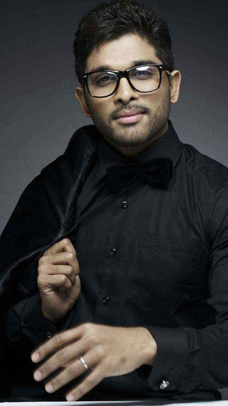 Allu Arjun In All Black With Glasses Wallpaper