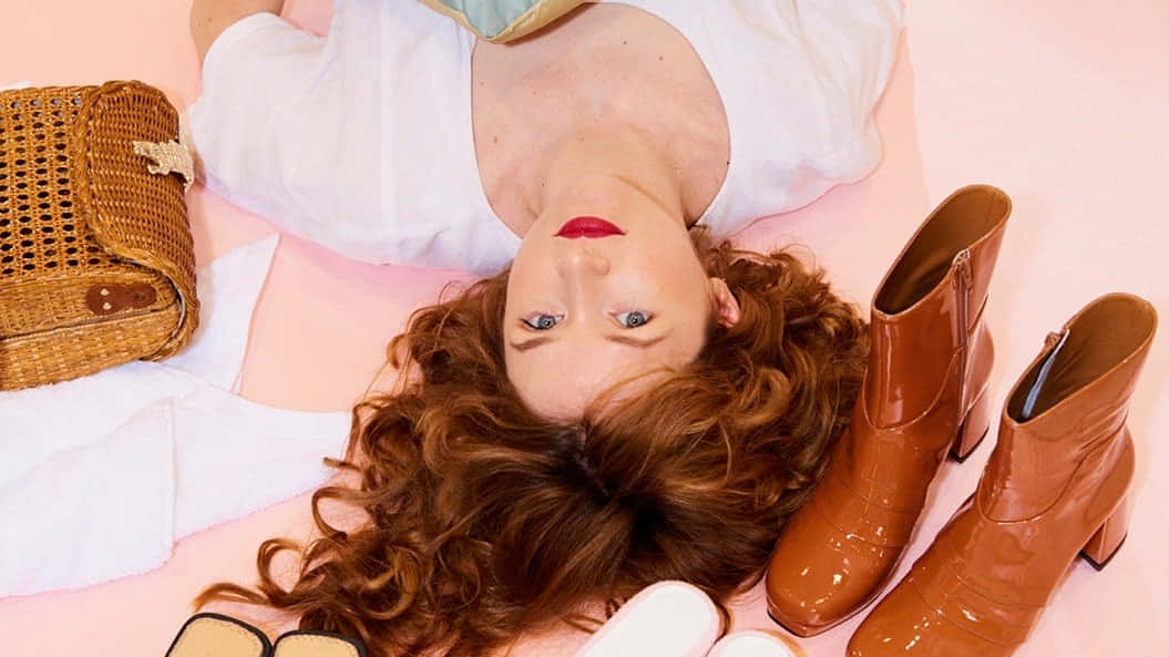 Amélie Pichard With Her Bag And Shoes Wallpaper