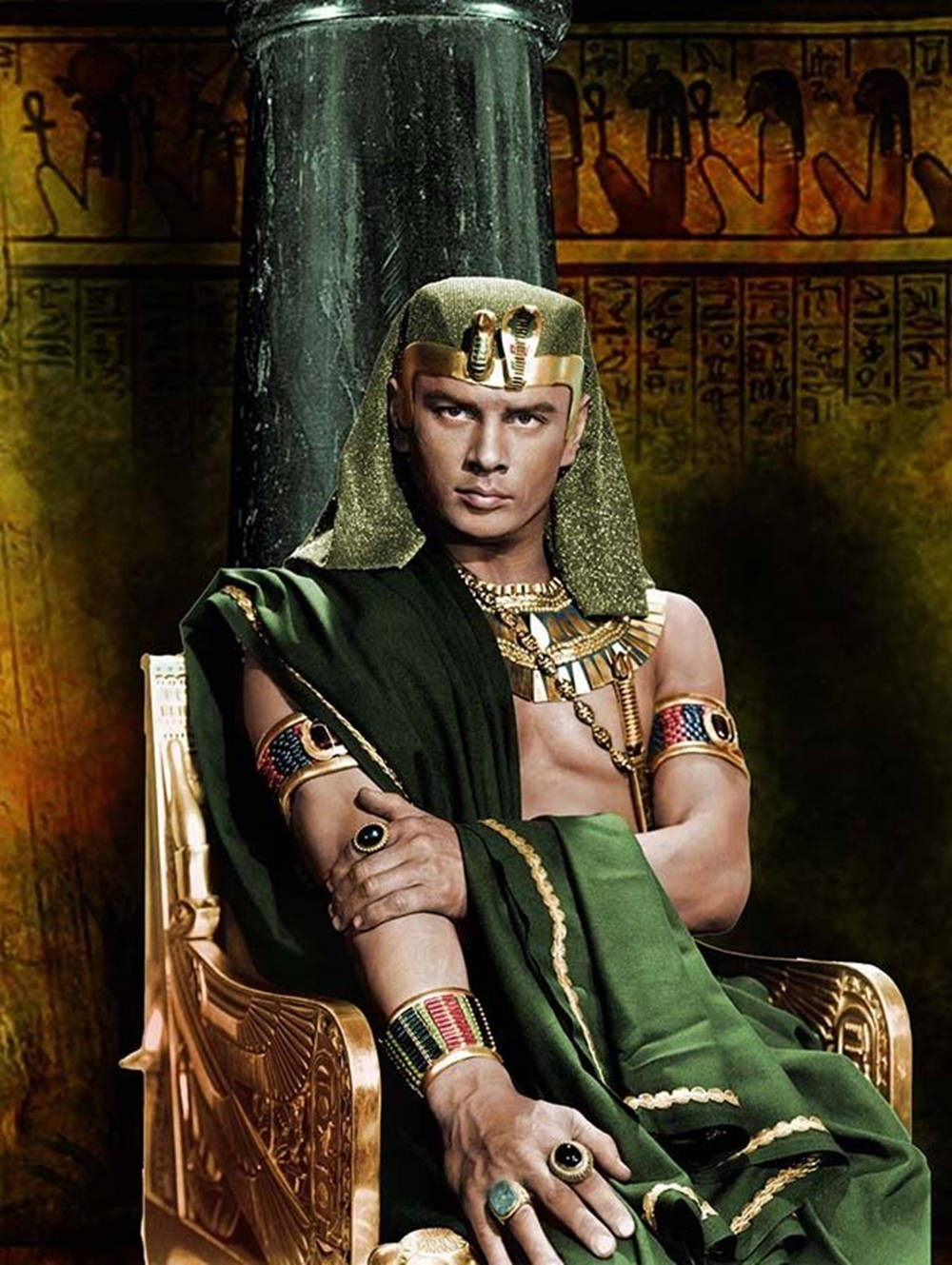 American Actor Yul Brynner As Ramses The Ten Commandments Wallpaper