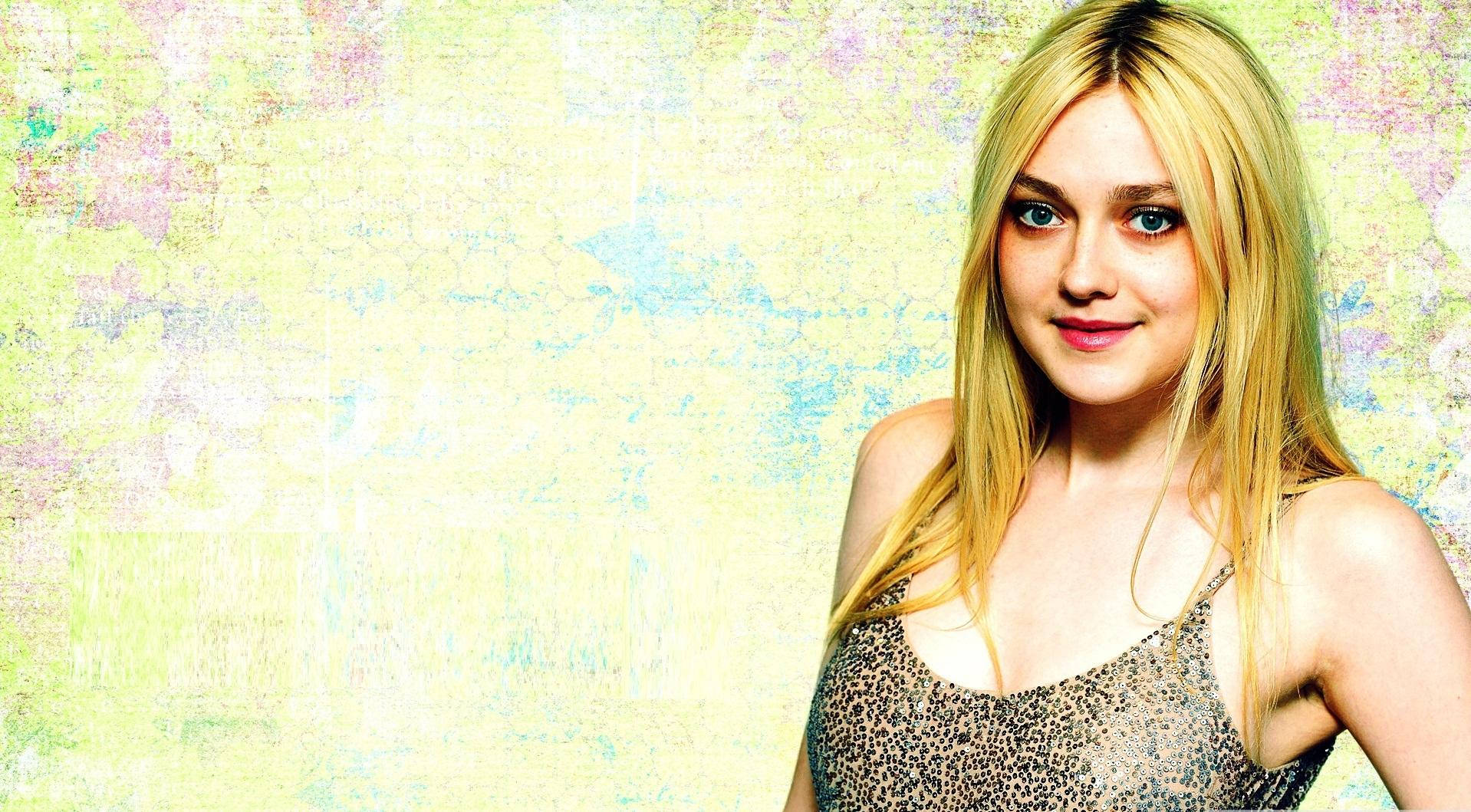 American Actress Dakota Fanning With Sequin Top Wallpaper