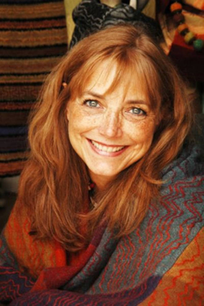 American Actress Karen Allen Showcasing Her Fiber Arts Clothing Line Wallpaper