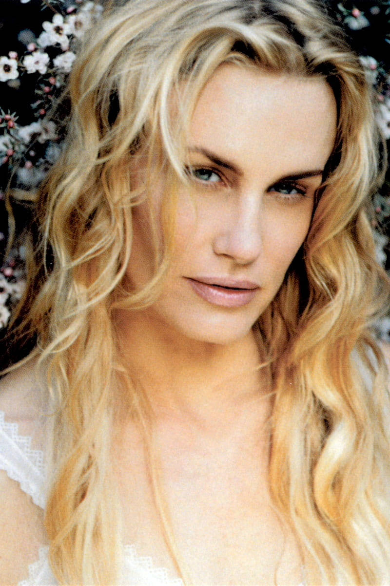 American Great Actress Daryl Hannah Wallpaper