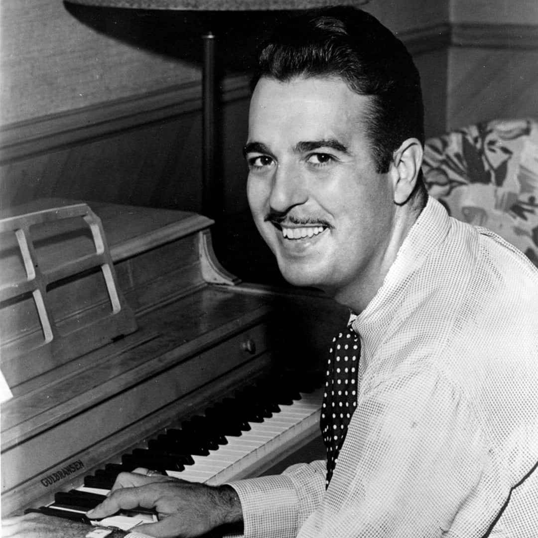 American Singer Tennessee Ernie Ford In Black And White Portrait Wallpaper