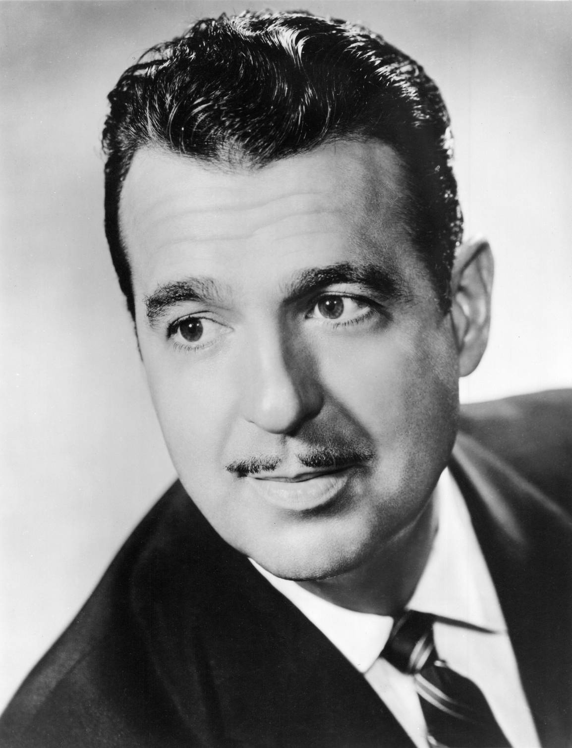 American Singer Tennessee Ernie Ford Portrait Wallpaper