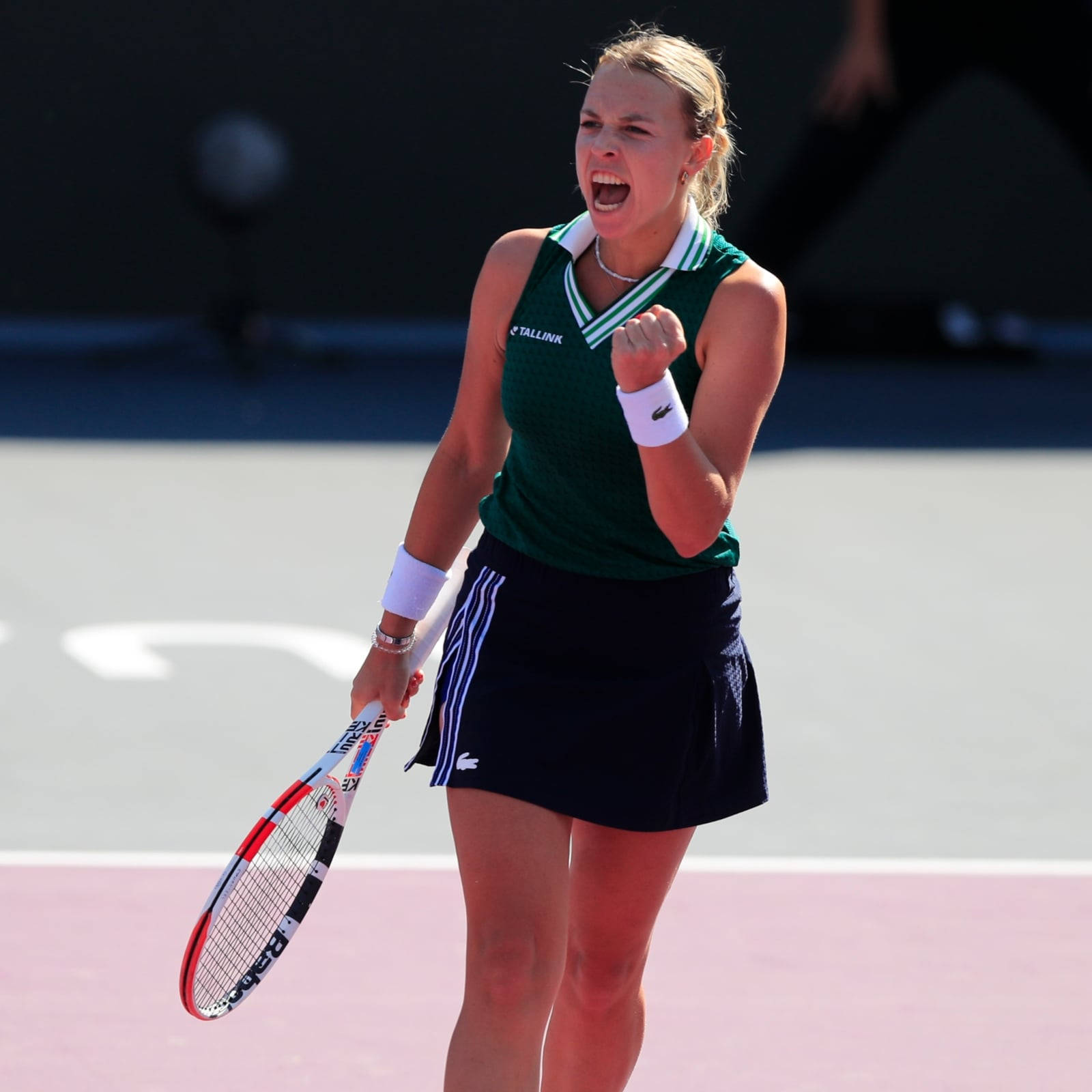 Anett Kontaveit Celebratory Fist Pump Wallpaper