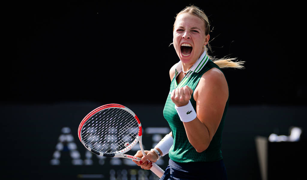 Anett Kontaveit White And Red Racket Wallpaper