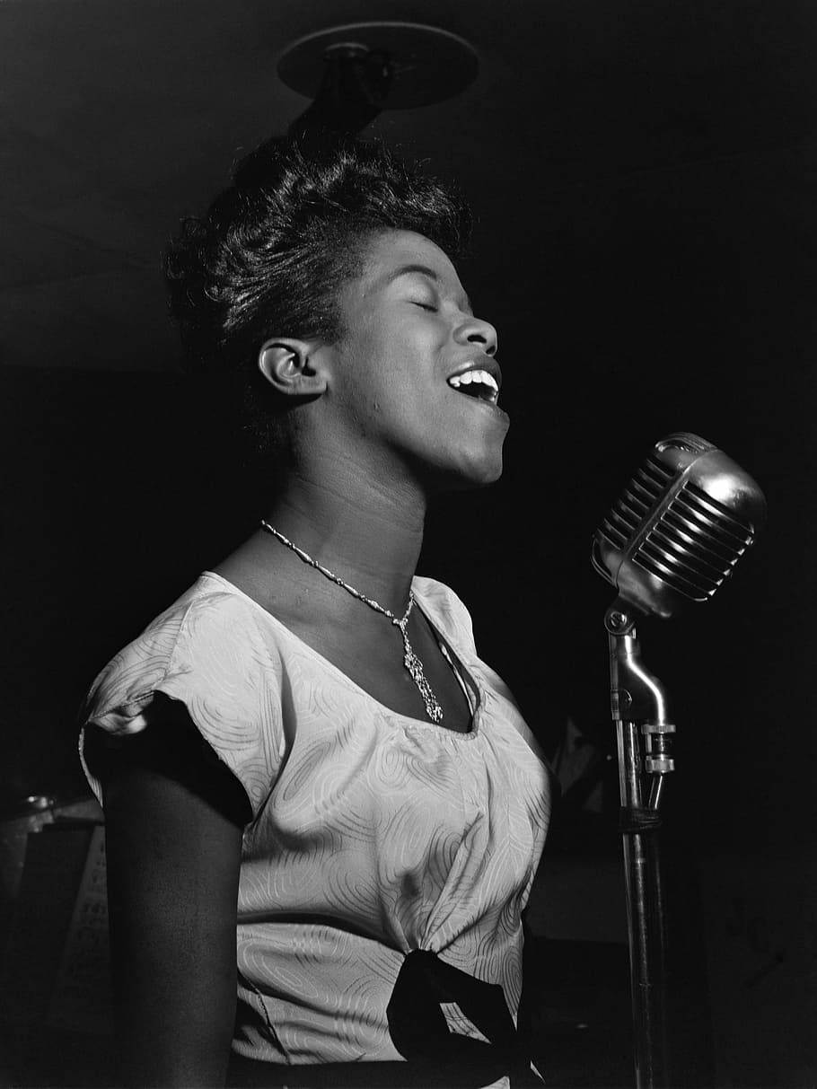 Angle Shot Sarah Vaughan Mic Wallpaper