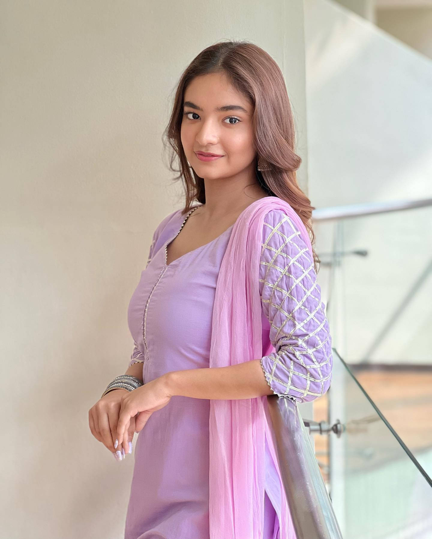 Anushka Sen Purple Dress Wallpaper