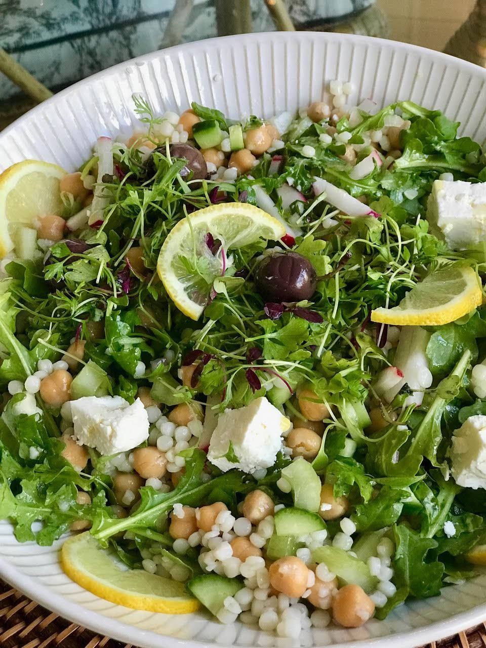 Arugula Leaves, Cucumber, Peas, And Lemons Wallpaper