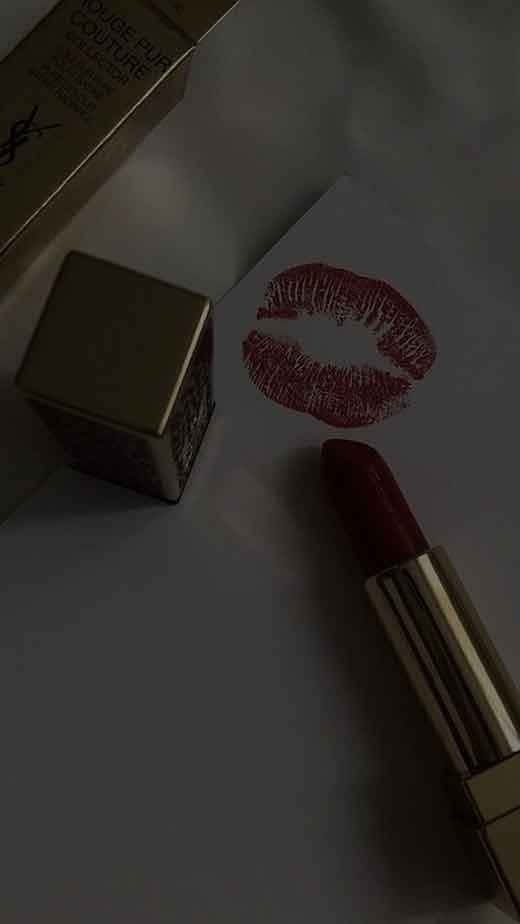 Baddie Kiss Mark Lipstick Iphone Wallpaper