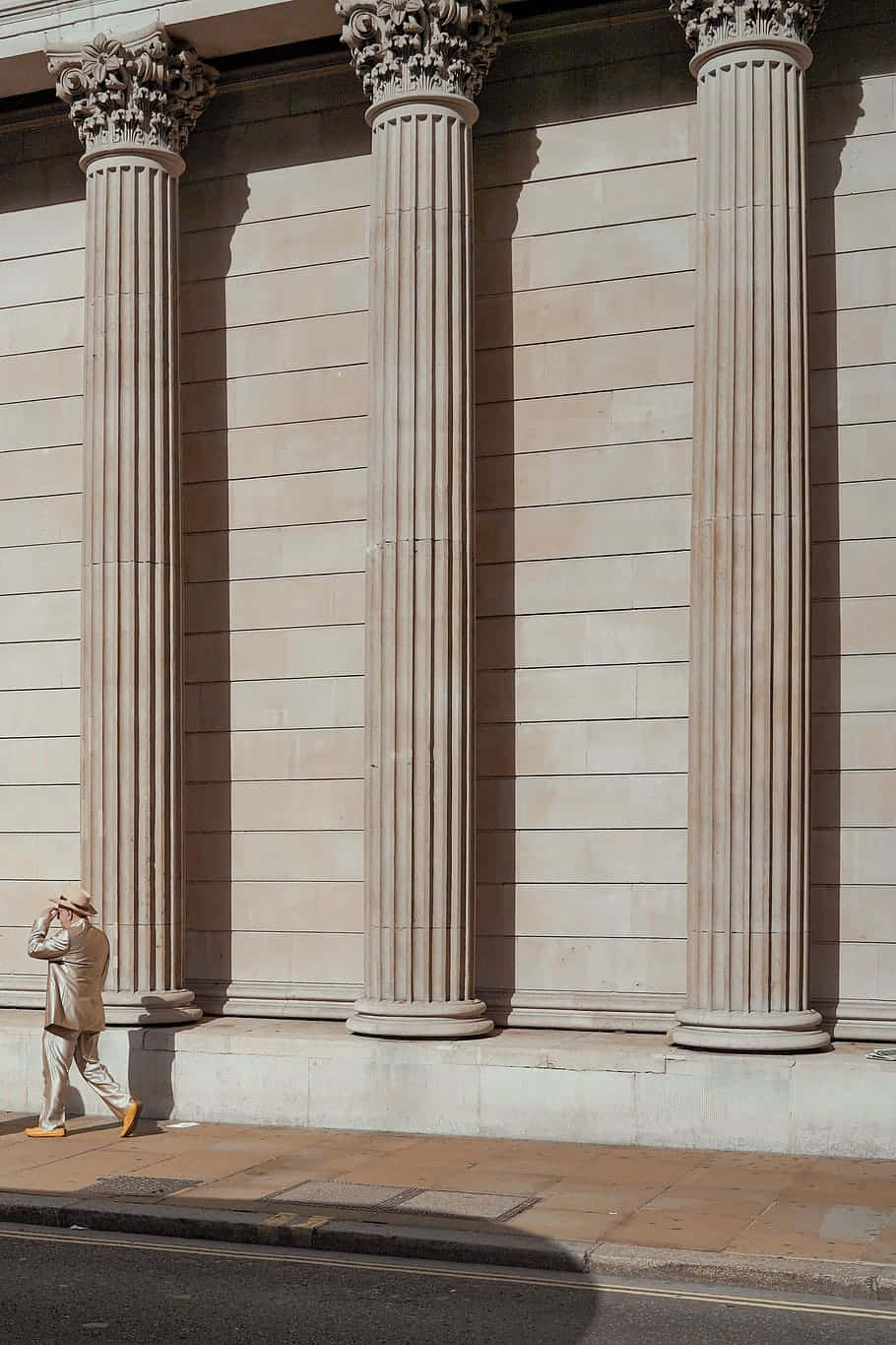 Bank Of England Outside Pillar Wallpaper