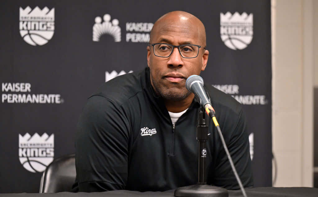 Basketball Coach Press Conference Wallpaper