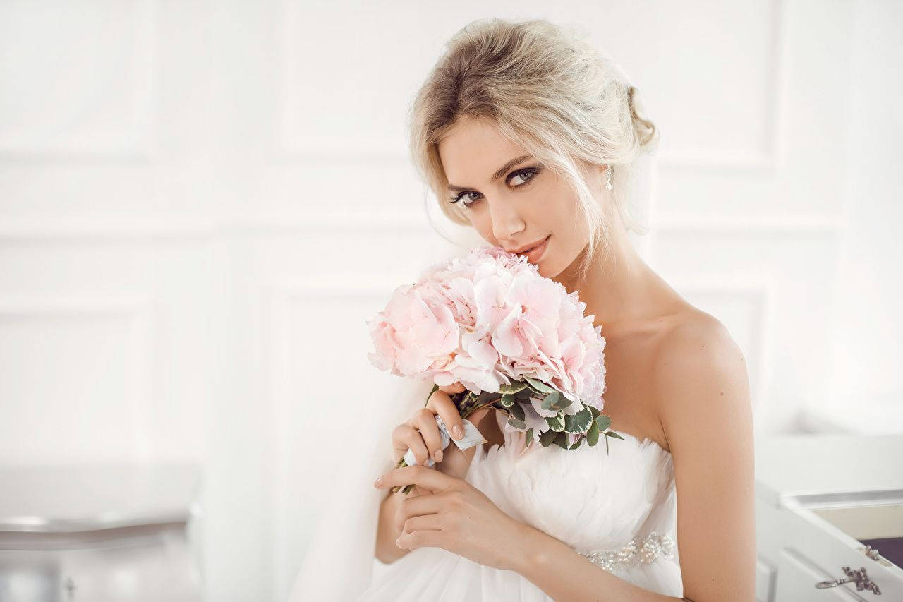 Beautiful Bride With Pink Bouquet Wallpaper