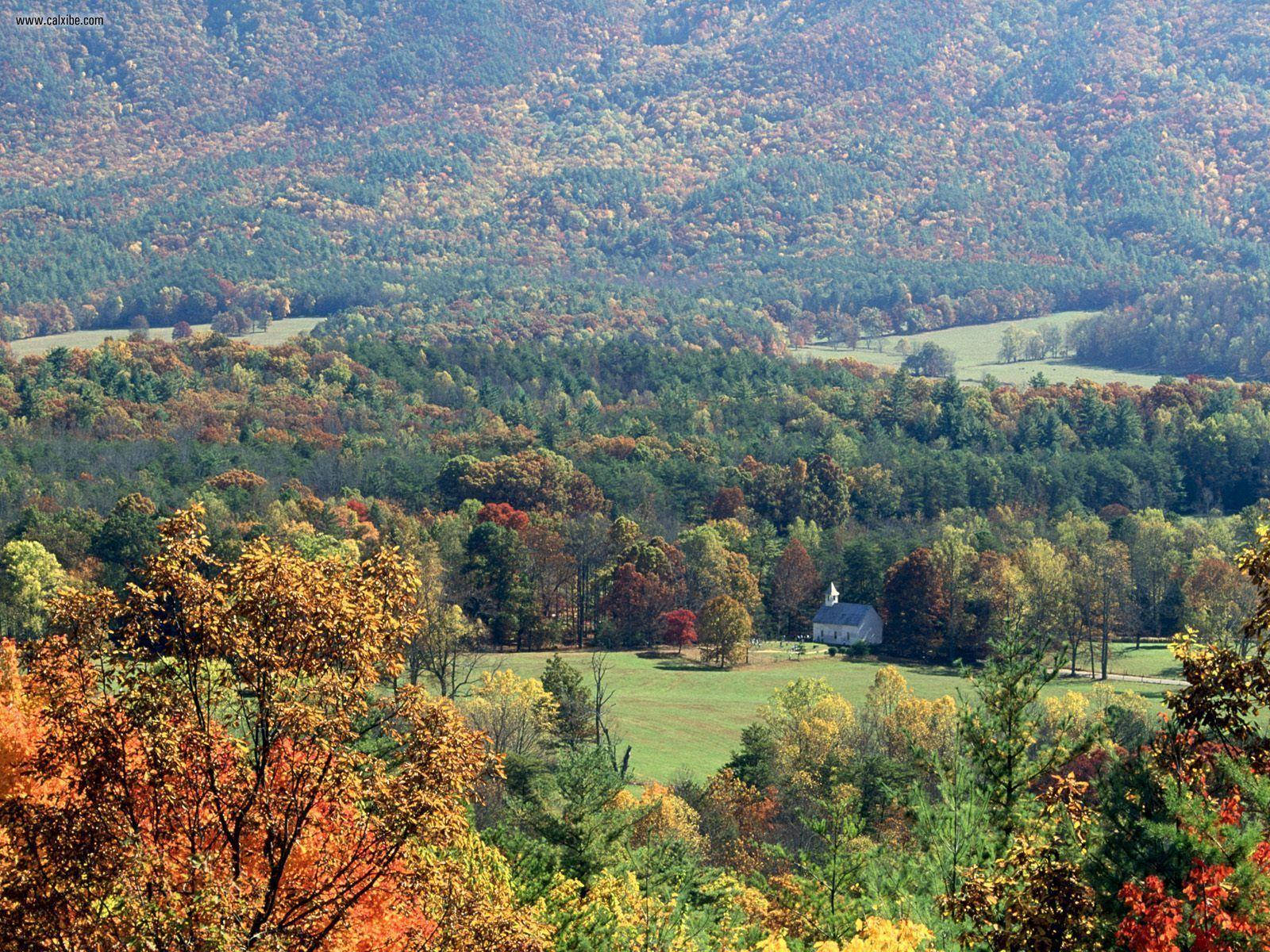 Beautiful Landscape Of The Great Smoky Mountains Wallpaper