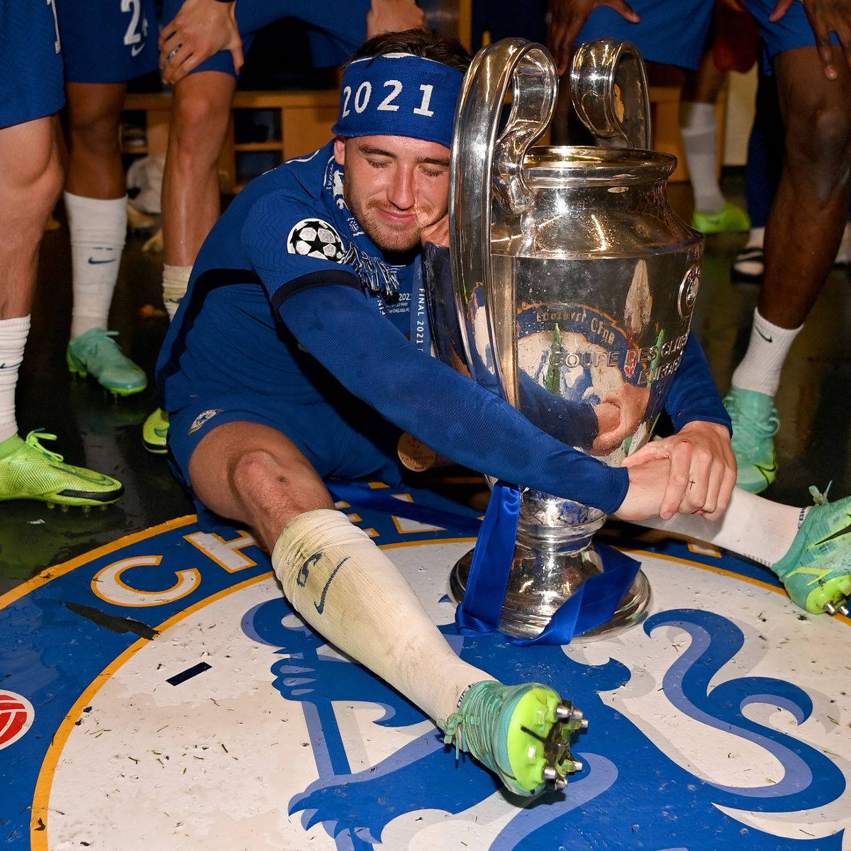 Ben Chilwell Hugging A Trophy Wallpaper