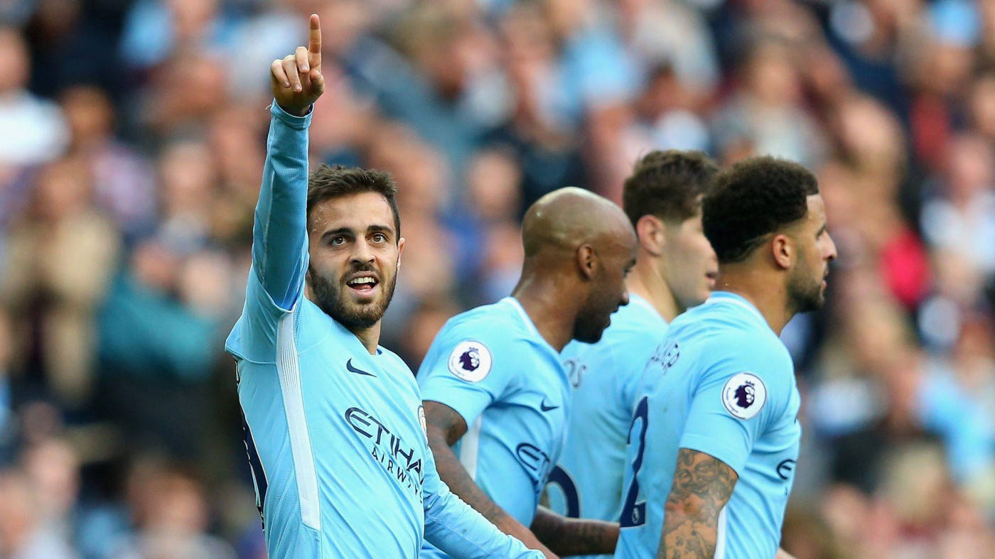 Bernardo Silva Pointing At The Sky Triumphantly Wallpaper