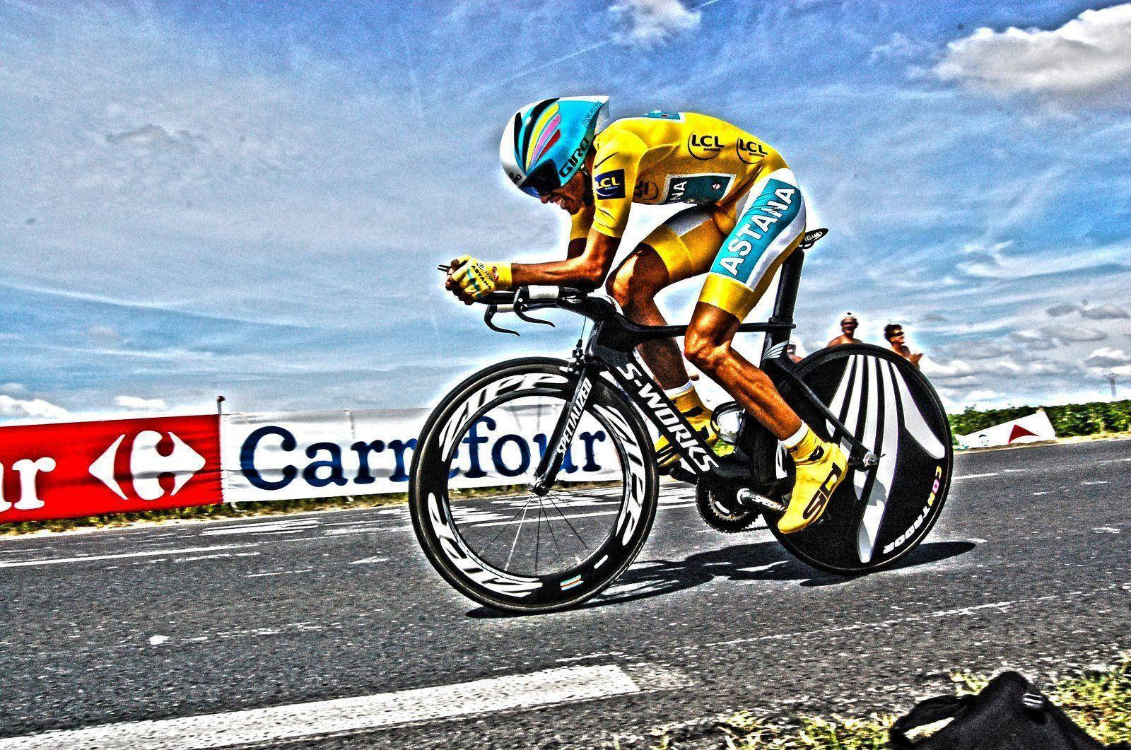 Biker In Tour De France Race Wallpaper