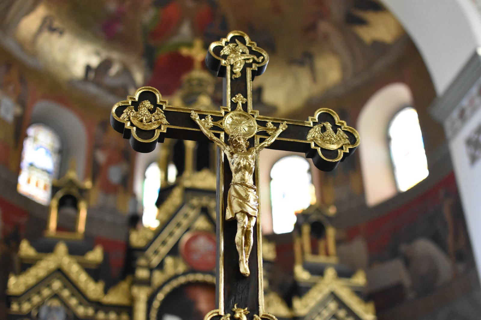 Black And Gold Jesus On Cross Crucifix Wallpaper