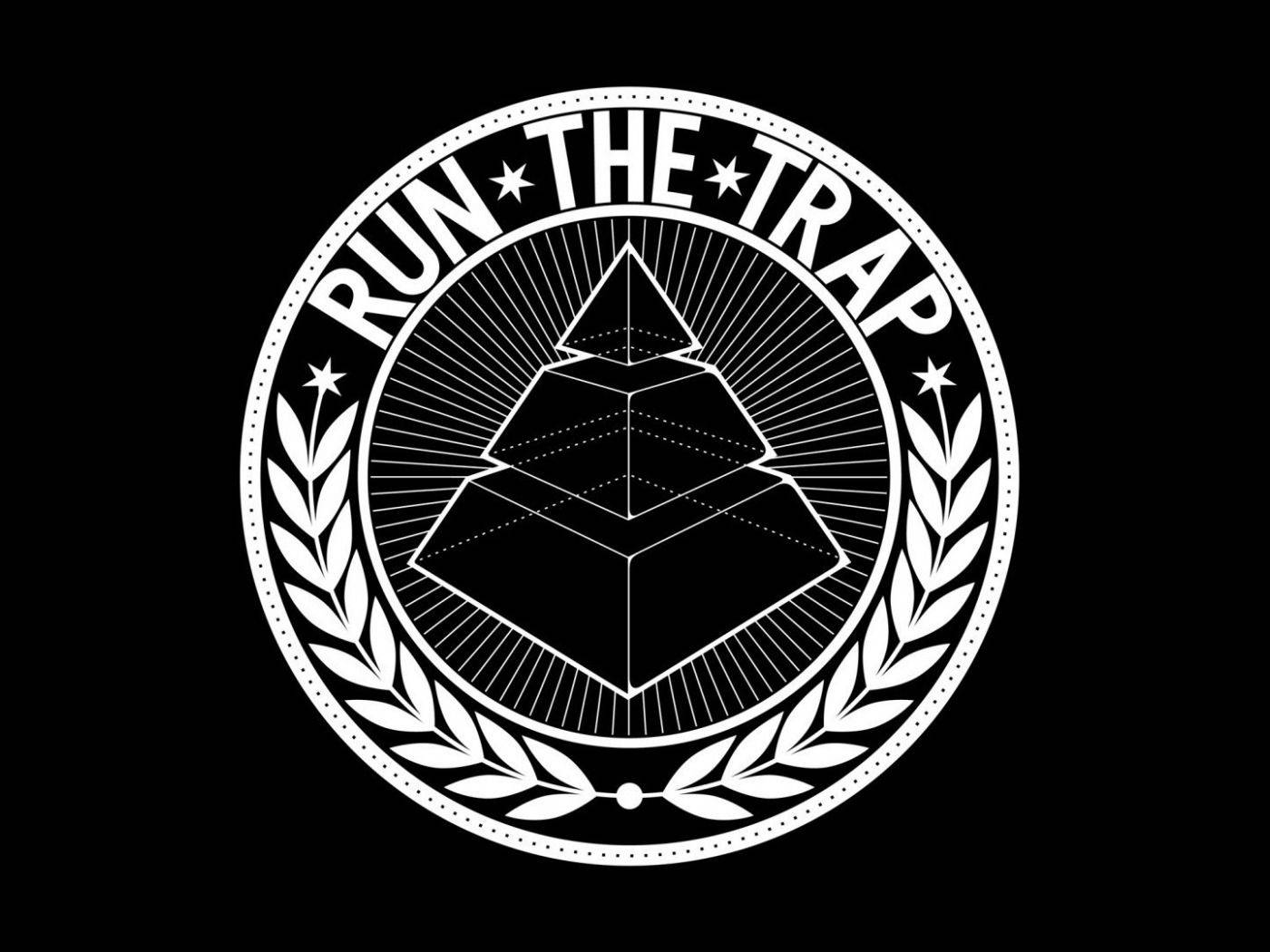 Black Pyramid Run The Trap Logo Wallpaper