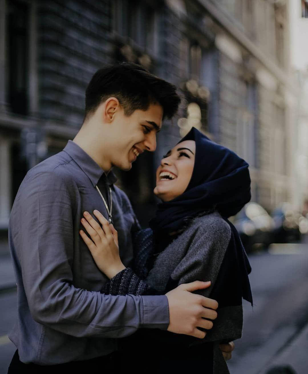 Blissful Muslim Couple Wallpaper
