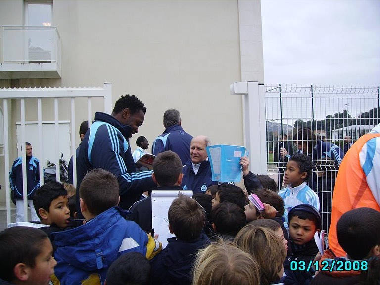 Boubacar Kamara Signing Autographs Wallpaper