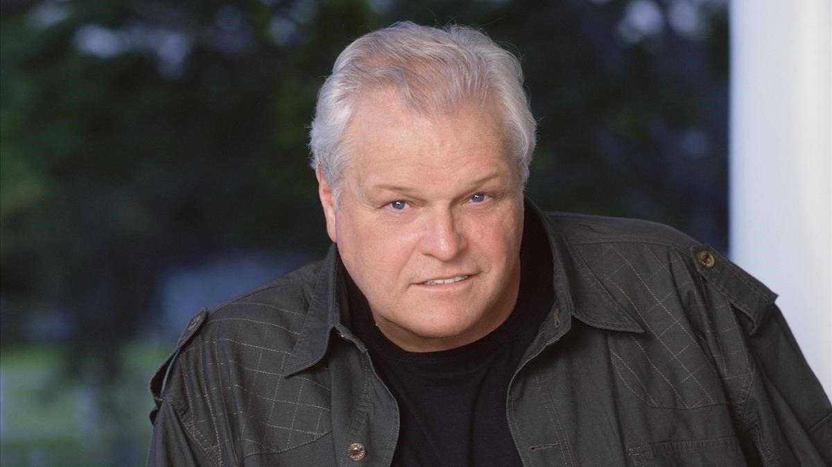 Brian Dennehy Black Aesthetic Jacket Wallpaper