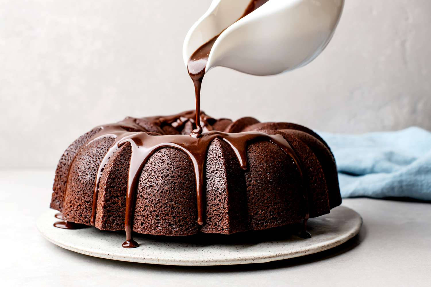 Bundt Chocolate Cake Glazing Wallpaper