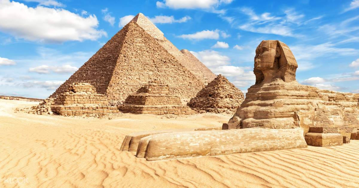 Cairo Historical Pyramid & Sphinx Wallpaper