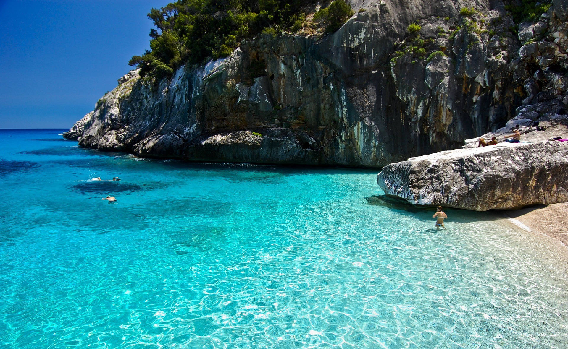 Download free Capri Italy Crystal-clear Ocean Water Wallpaper 
