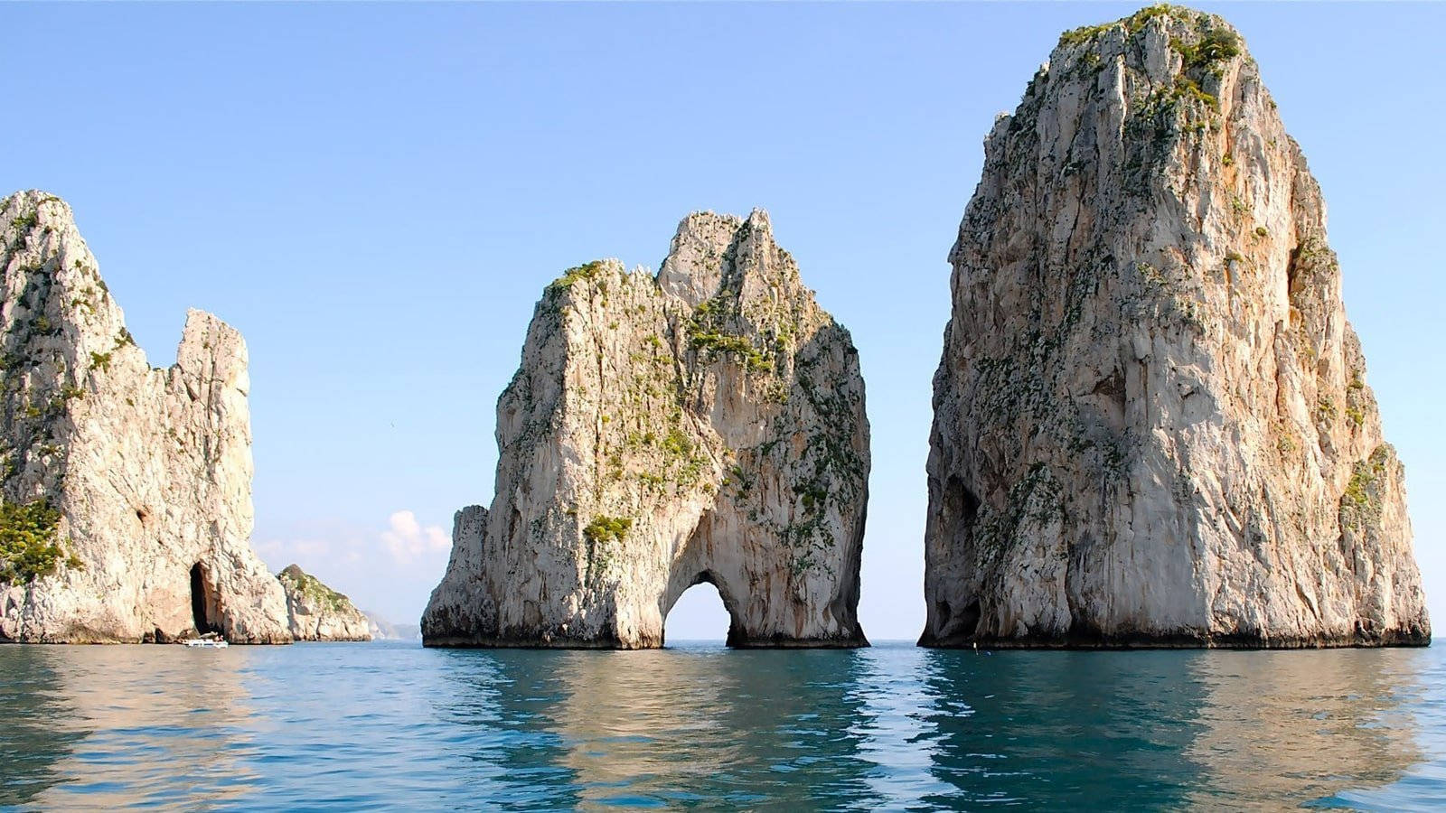Capri Italy Rock Arch In Sea Wallpaper
