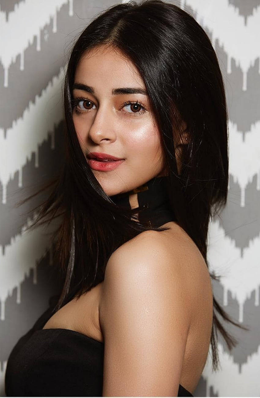 Caption: Ananya Pandey Dazzling In Black Sleeveless Outfit Wallpaper