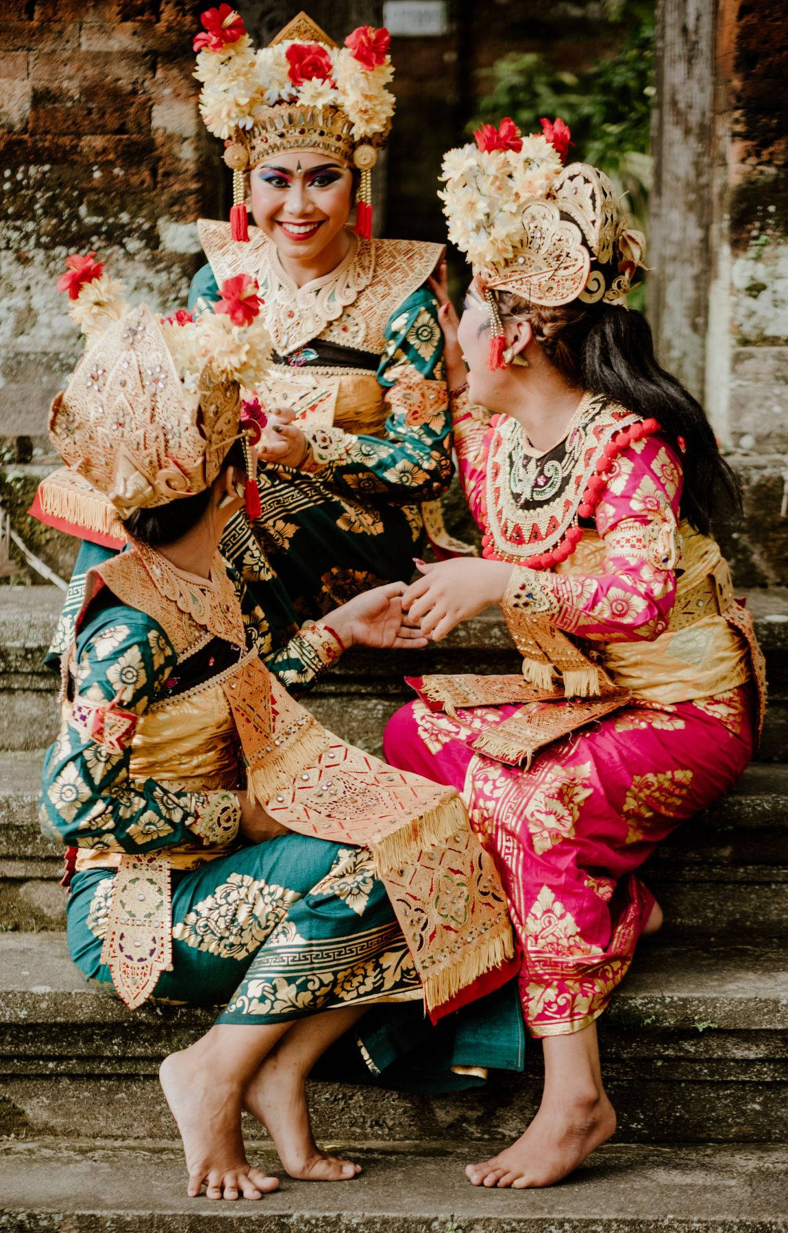 Caption: Embodying Bali Culture Through Traditional Attire Wallpaper