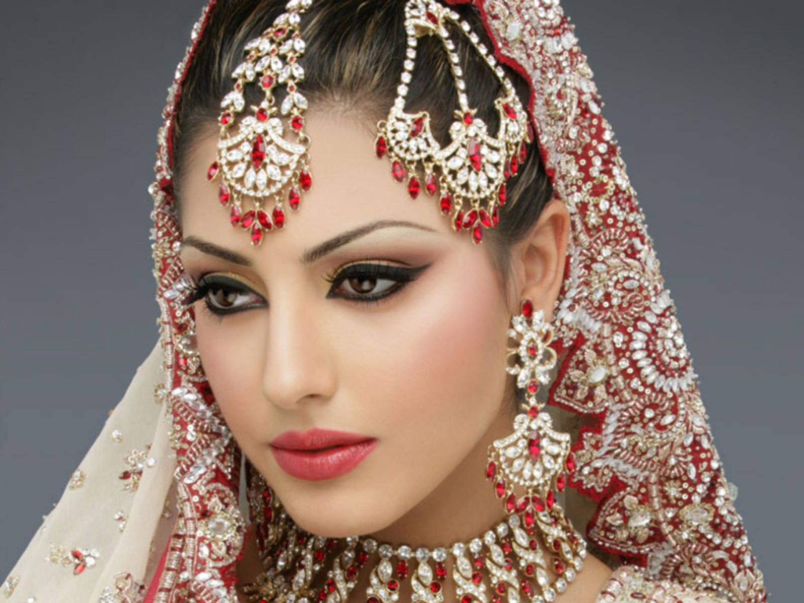 Caption: Radiant Bride In Elegance Wallpaper