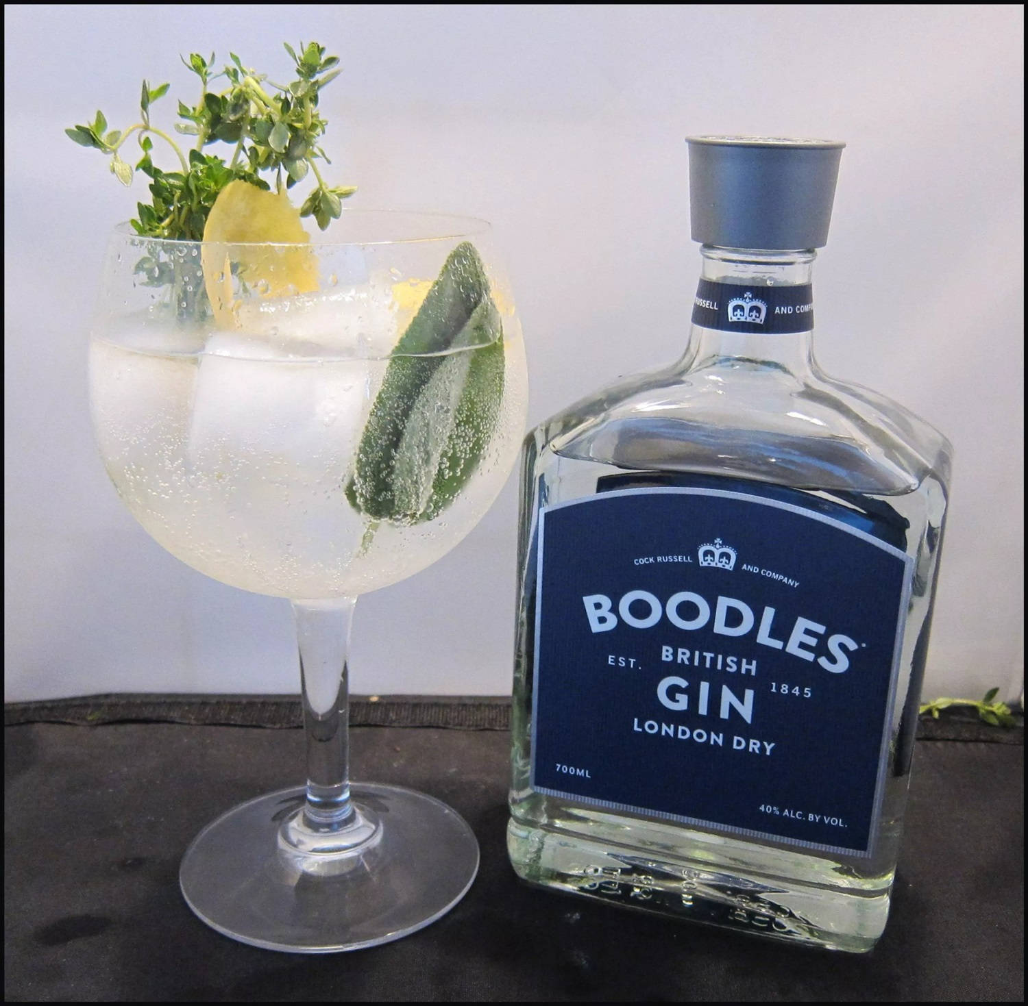 Captivating Boodles Gin And Tonic Cocktail Wallpaper