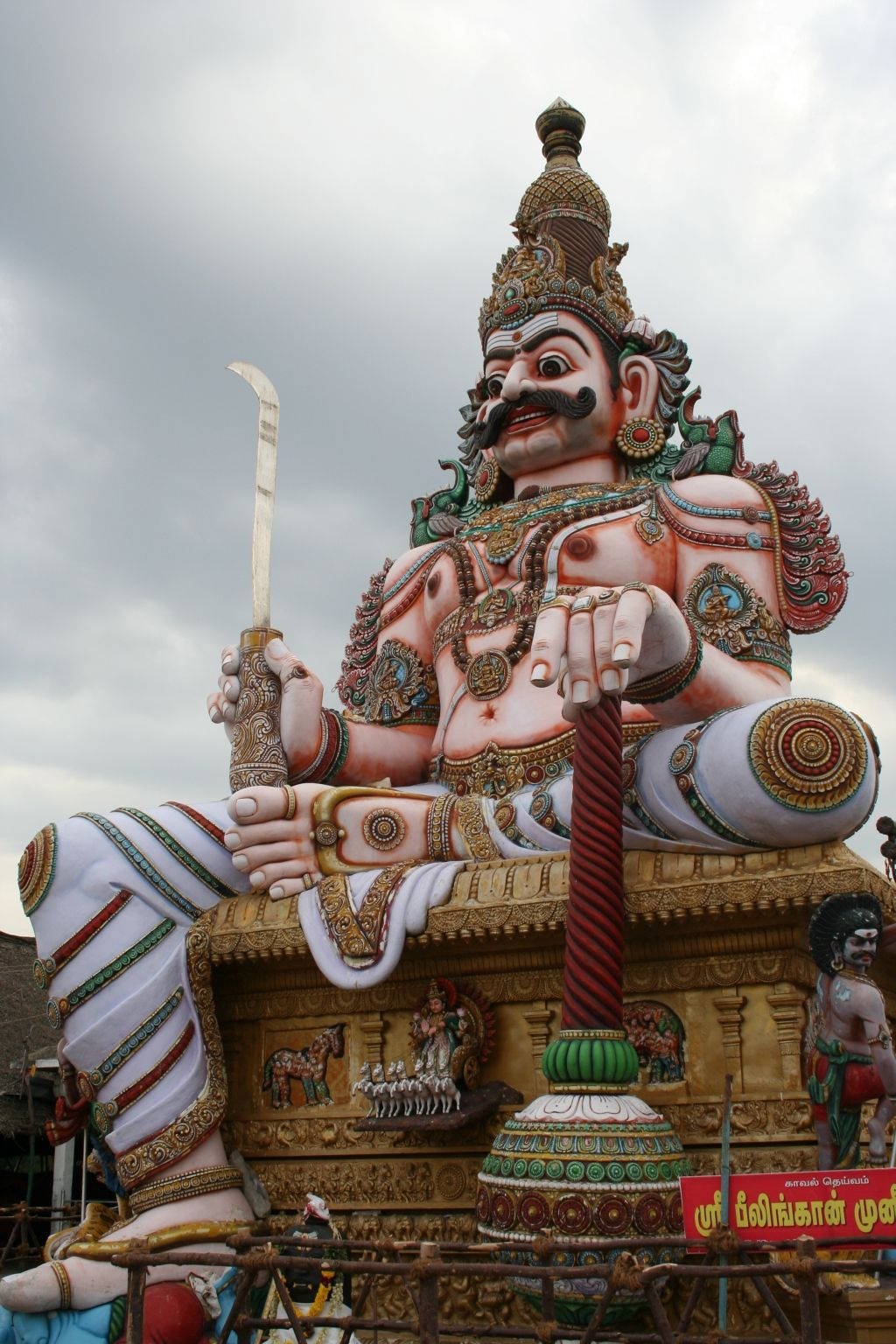 Captivating Karuppasamy Temple Statue Wallpaper